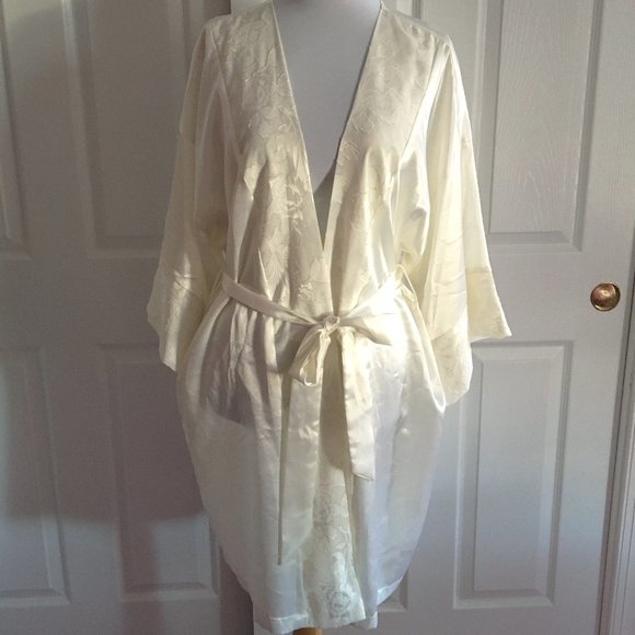 LA Intimates Satin Ivory Robe - Picture 1 of 6